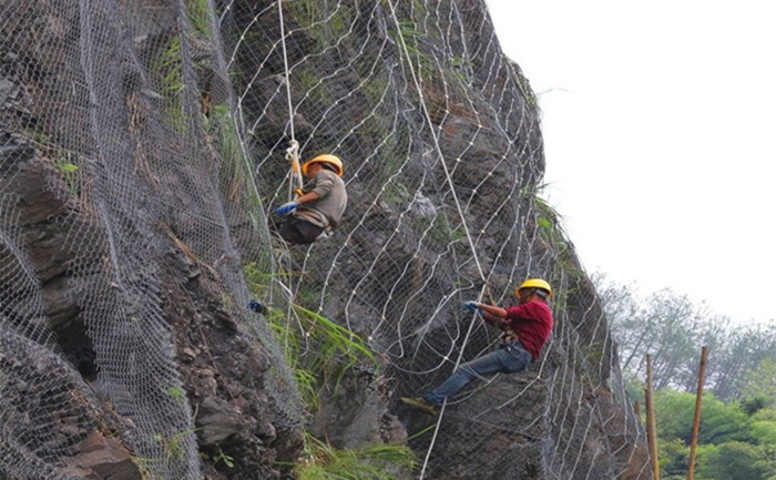 主動(dòng)邊坡防護(hù)網(wǎng)工程案例